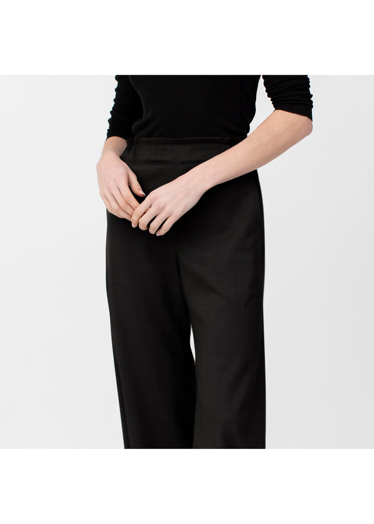 Crop trousers in black fine wool from Savile Row
