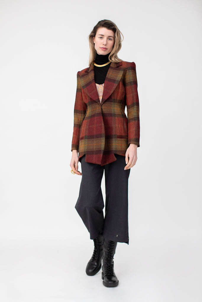 Signature Jacket in structured British 100% wool, featuring a bold check in rust & moss